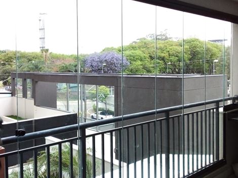 Sacada de Vidro na Bela Vista